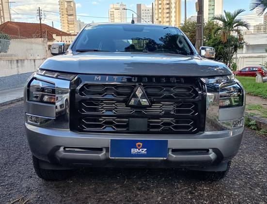MITSUBISHI TRITON 2.4 BITURBO DIESEL CD HPE 4X4 AUTOMÁTICO